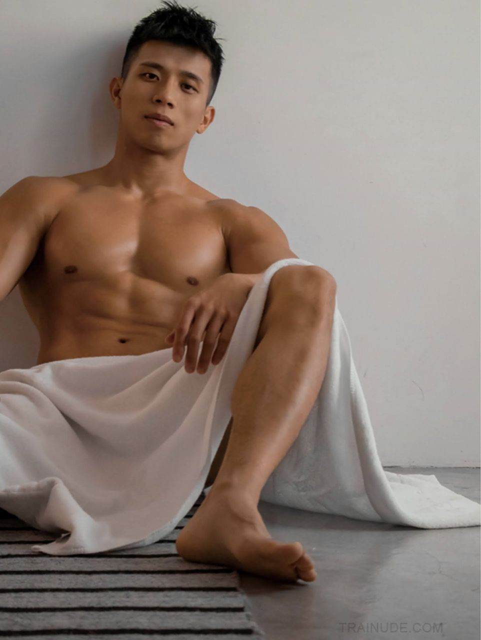หนุ่มหล่อขึ้นปก 1027.11