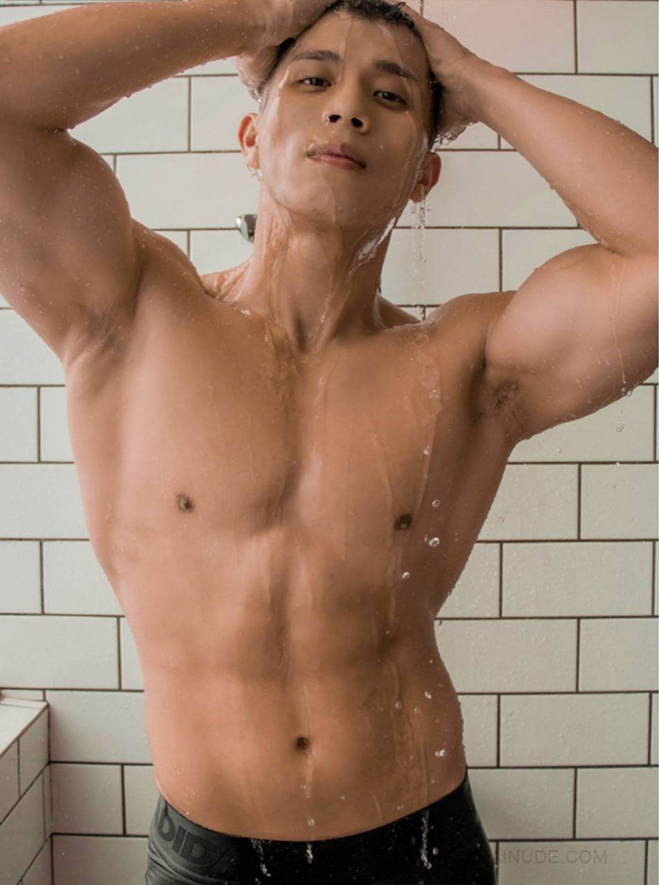 หนุ่มหล่อขึ้นปก 1027.11