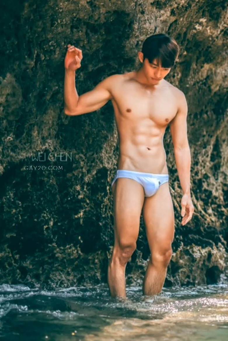 หนุ่มหล่อขึ้นปก 1033.3