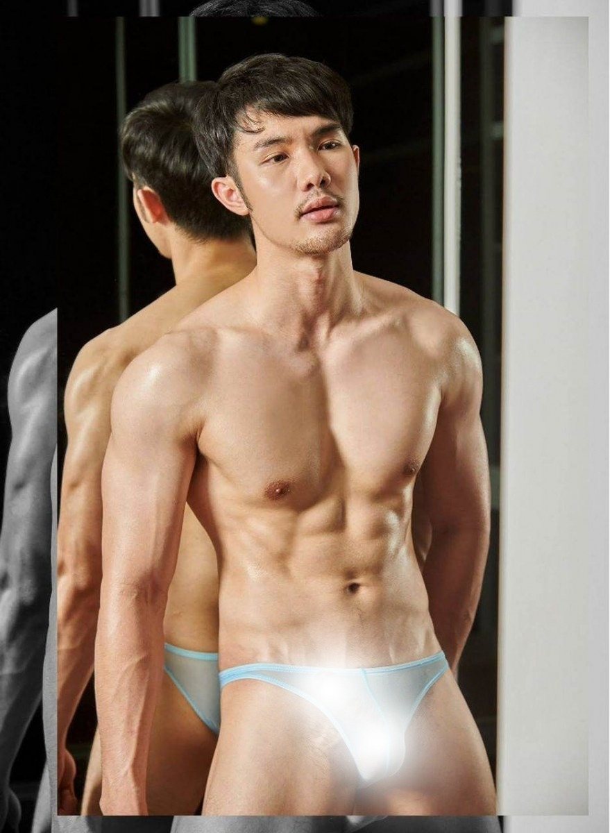 หนุ่มหล่อขึ้นปก 1037.1
