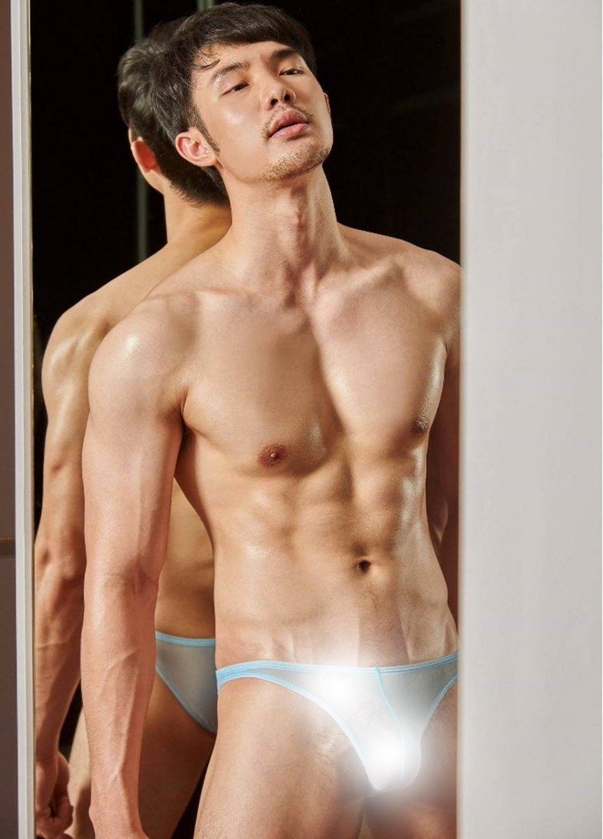 หนุ่มหล่อขึ้นปก 1037.1