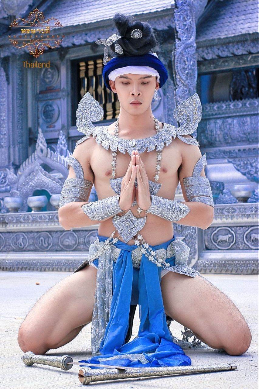 "Fon Jerng Dab" Lanna sword dance | THAILAND 🇹🇭