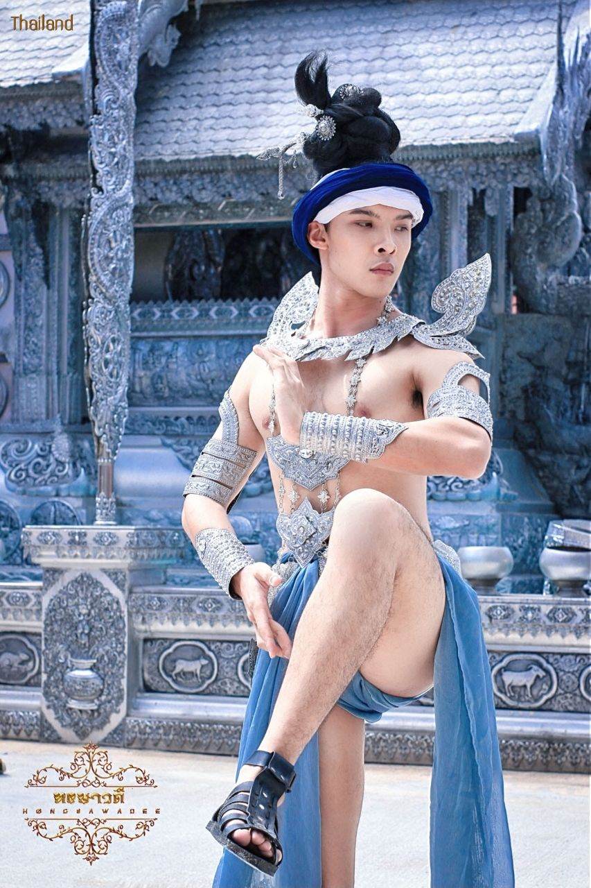 "Fon Jerng Dab" Lanna sword dance | THAILAND 🇹🇭