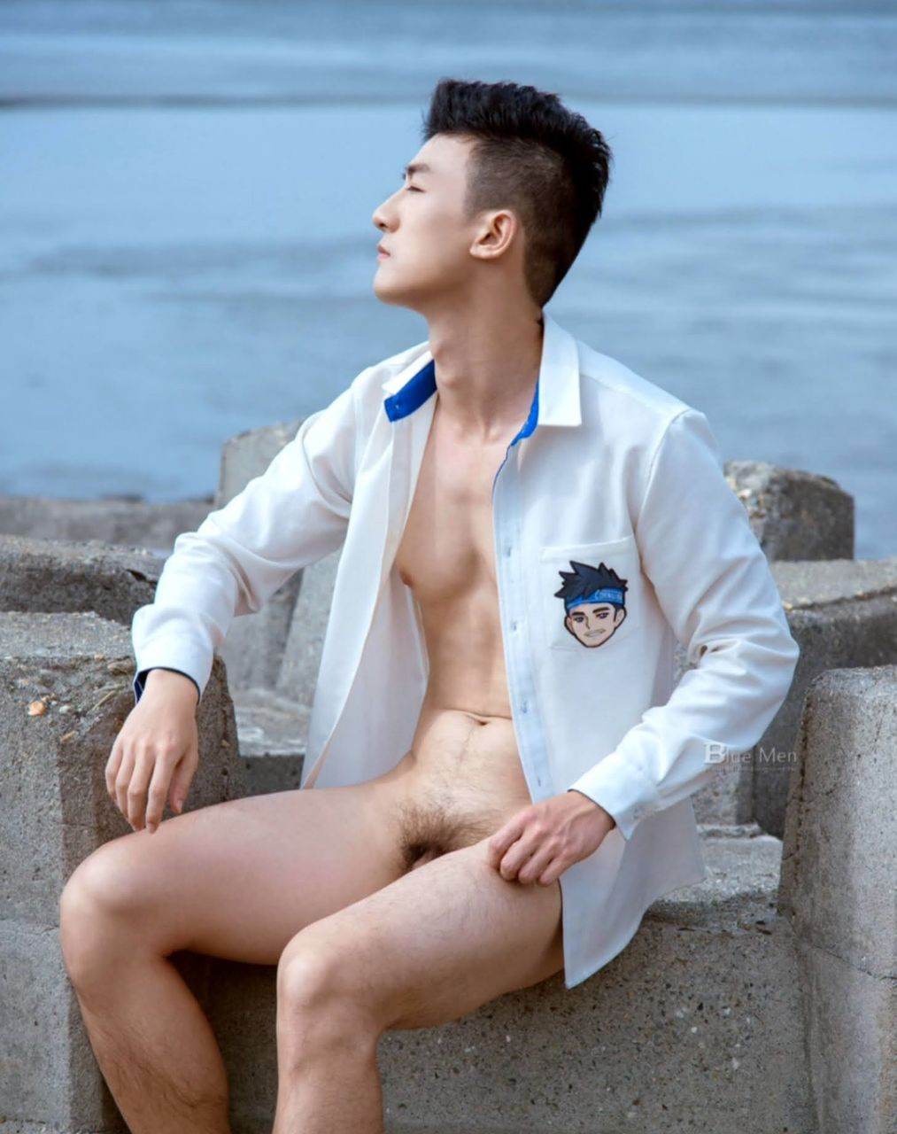 หนุ่มหล่อขึ้นปก 1038