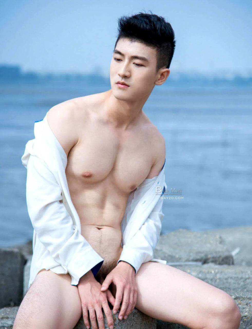 หนุ่มหล่อขึ้นปก 1038