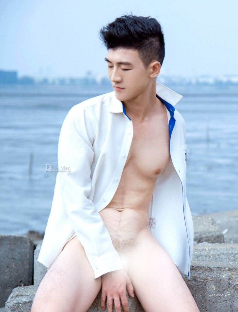 หนุ่มหล่อขึ้นปก 1038