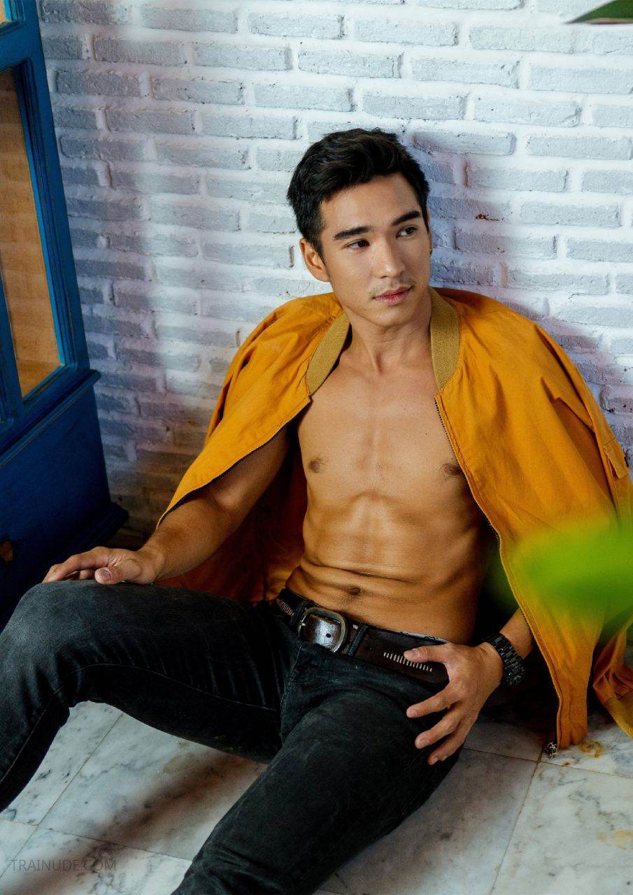 หล่อล่ำอยากกระหน่ำให้สาแก่ใจ