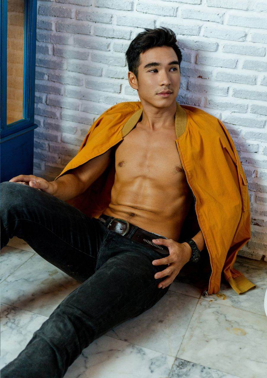 หล่อล่ำอยากกระหน่ำให้สาแก่ใจ