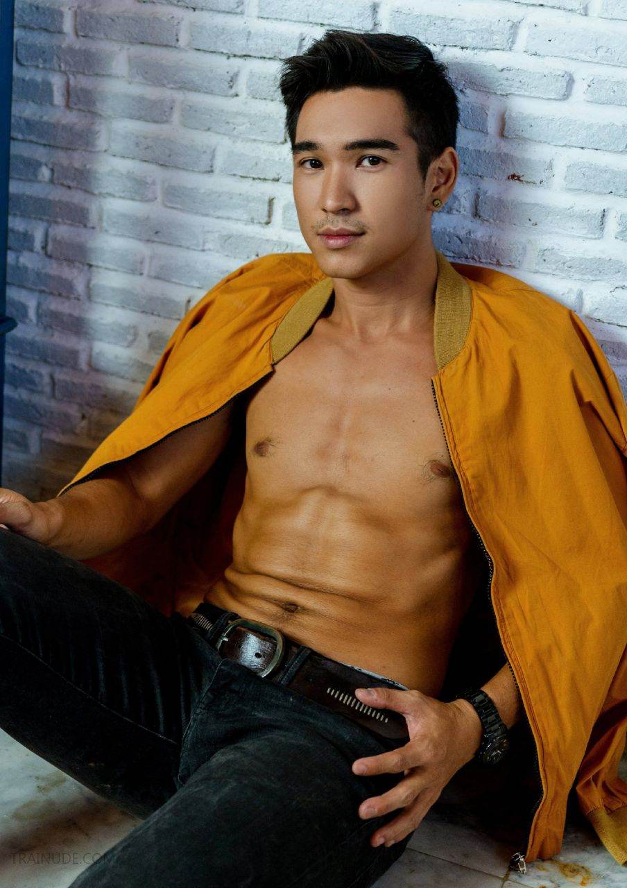 หล่อล่ำอยากกระหน่ำให้สาแก่ใจ