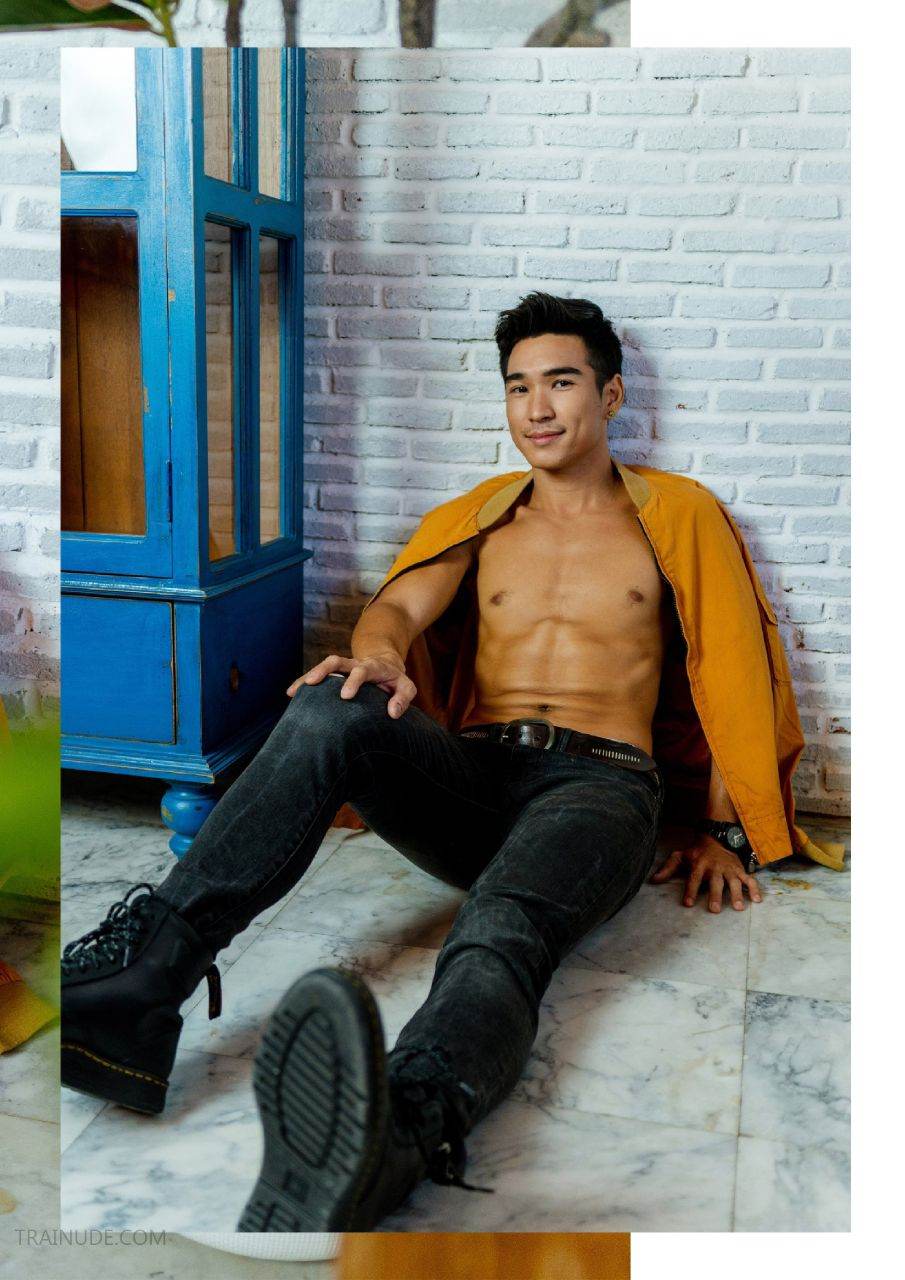 หล่อล่ำอยากกระหน่ำให้สาแก่ใจ
