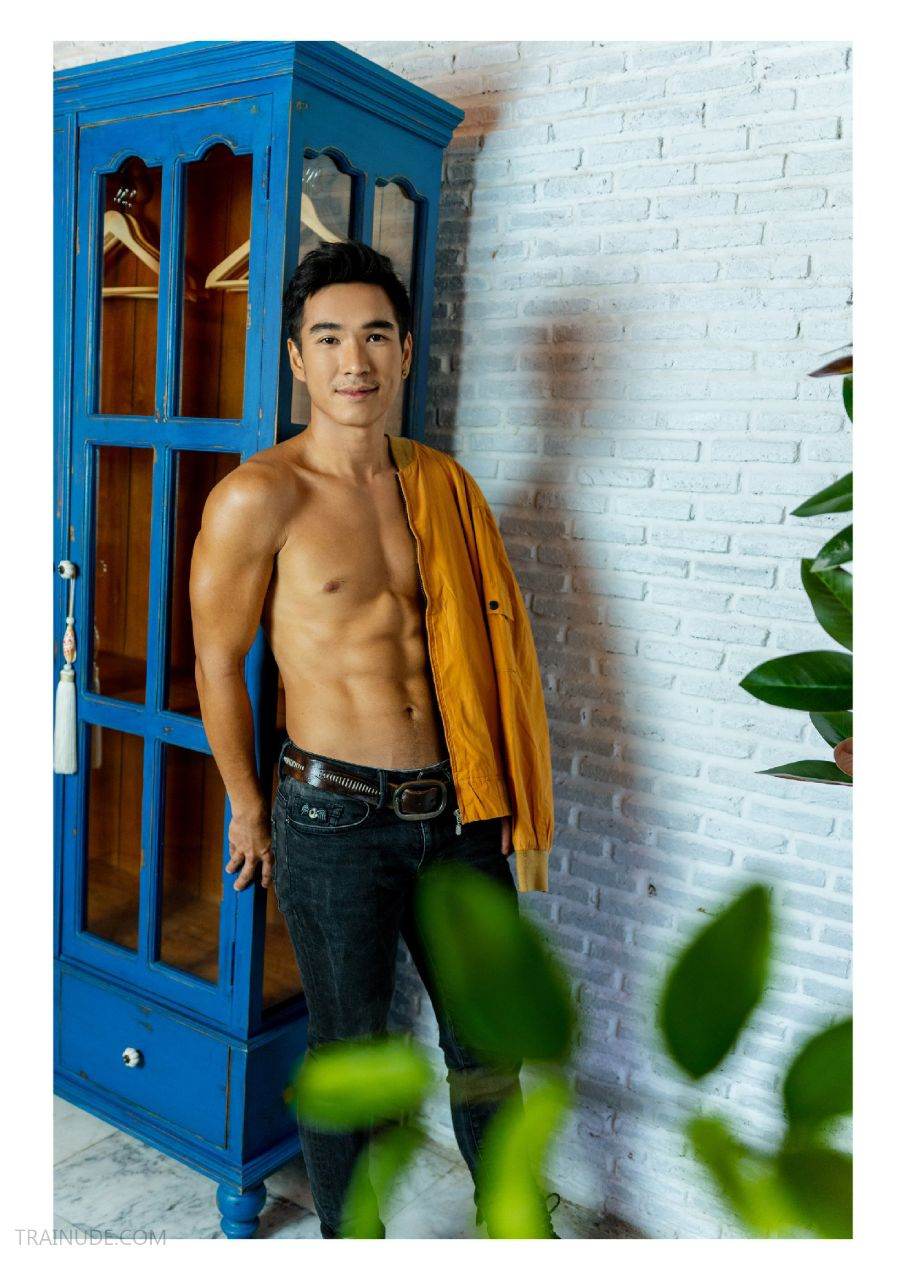 หล่อล่ำอยากกระหน่ำให้สาแก่ใจ