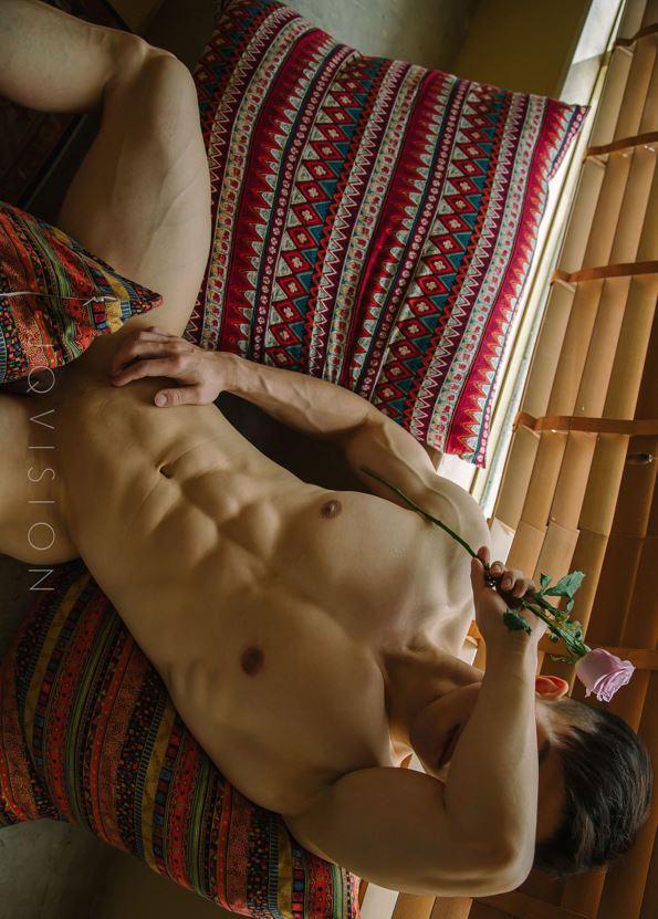 นายแบบหุ่นเกลี้ยงเกลา