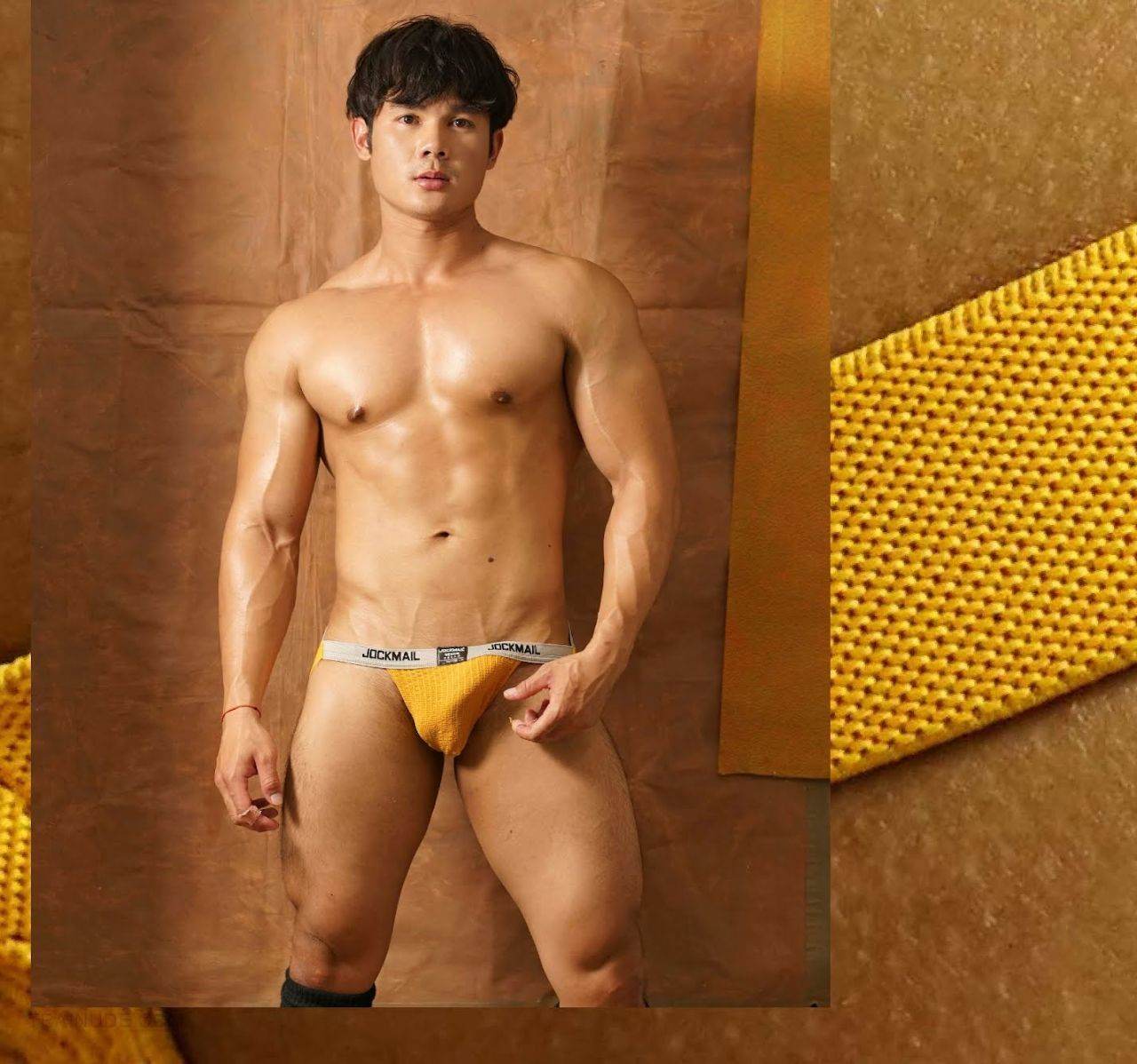 หนุ่มหล่อขึ้นปก 1039