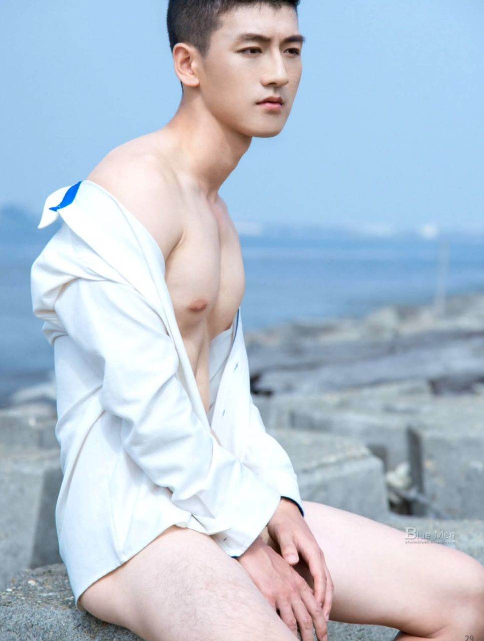 หนุ่มหล่อขึ้นปก 1038.1