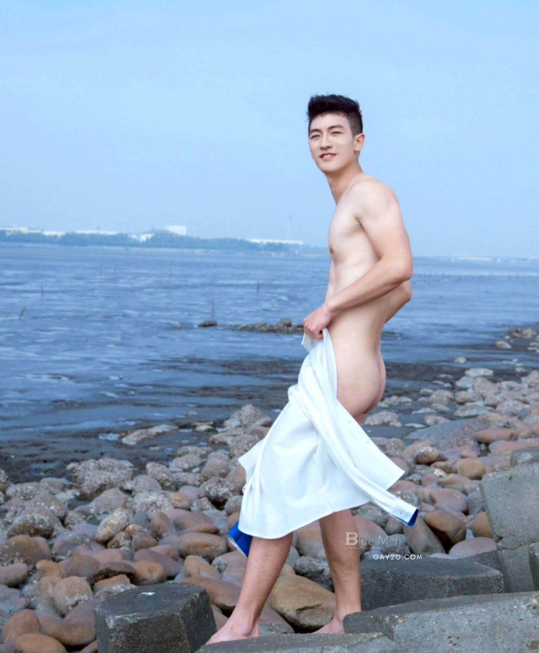 หนุ่มหล่อขึ้นปก 1038.1