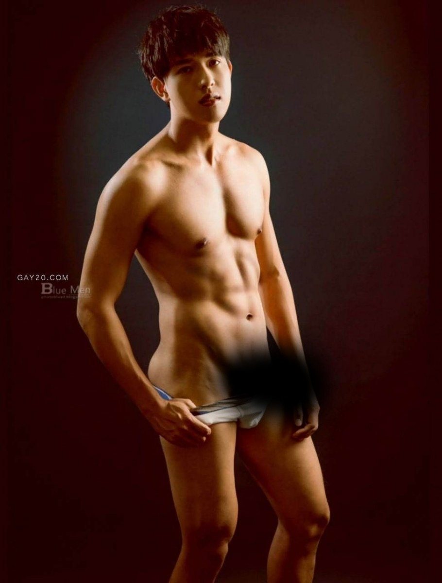 หนุ่มหล่อขึ้นปก 1040