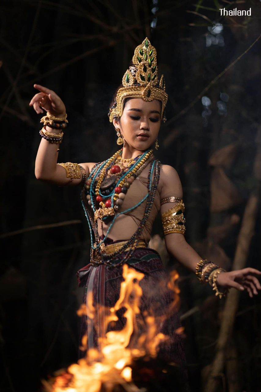 Dvaravati Era: สมัยทวารวดี อารยธรรมโบราณ | THAILAND 🇹🇭