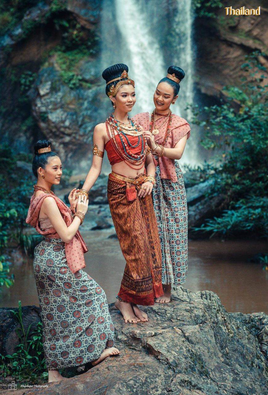 The Glory of The Dvaravati Era, Costume and Traditional Dress | THAILAND 🇹🇭