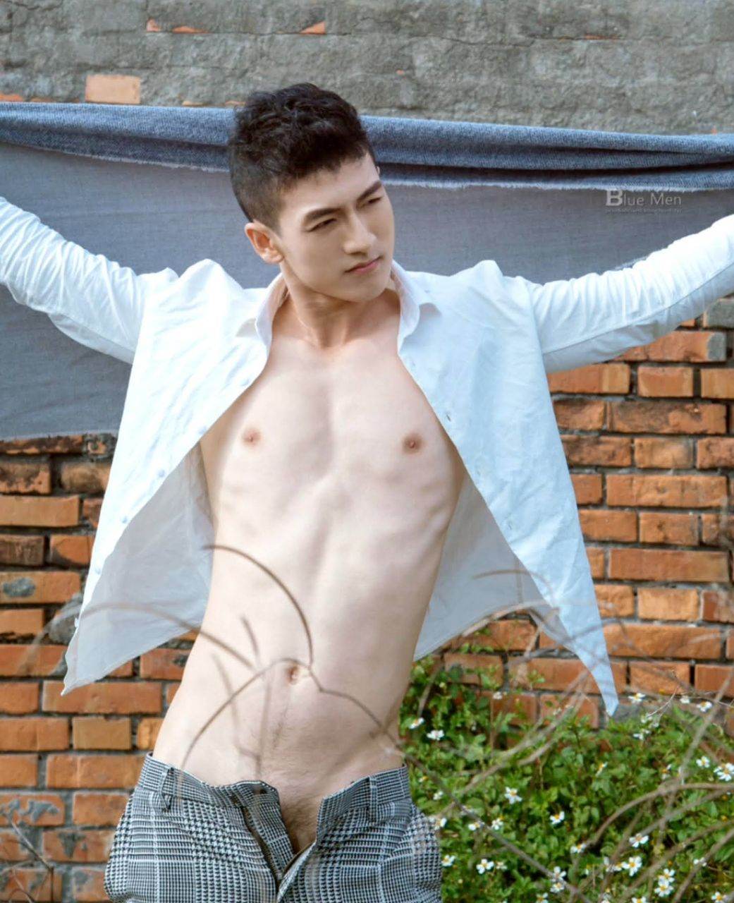 หนุ่มหล่อขึ้นปก 1038.2