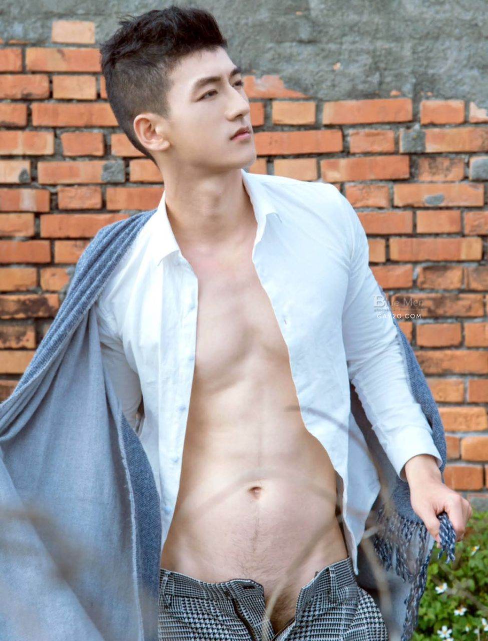 หนุ่มหล่อขึ้นปก 1038.2