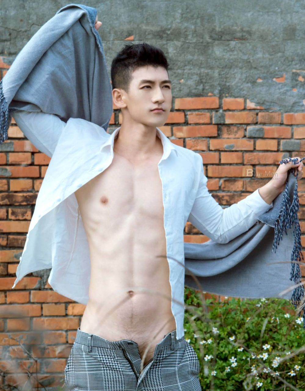 หนุ่มหล่อขึ้นปก 1038.2