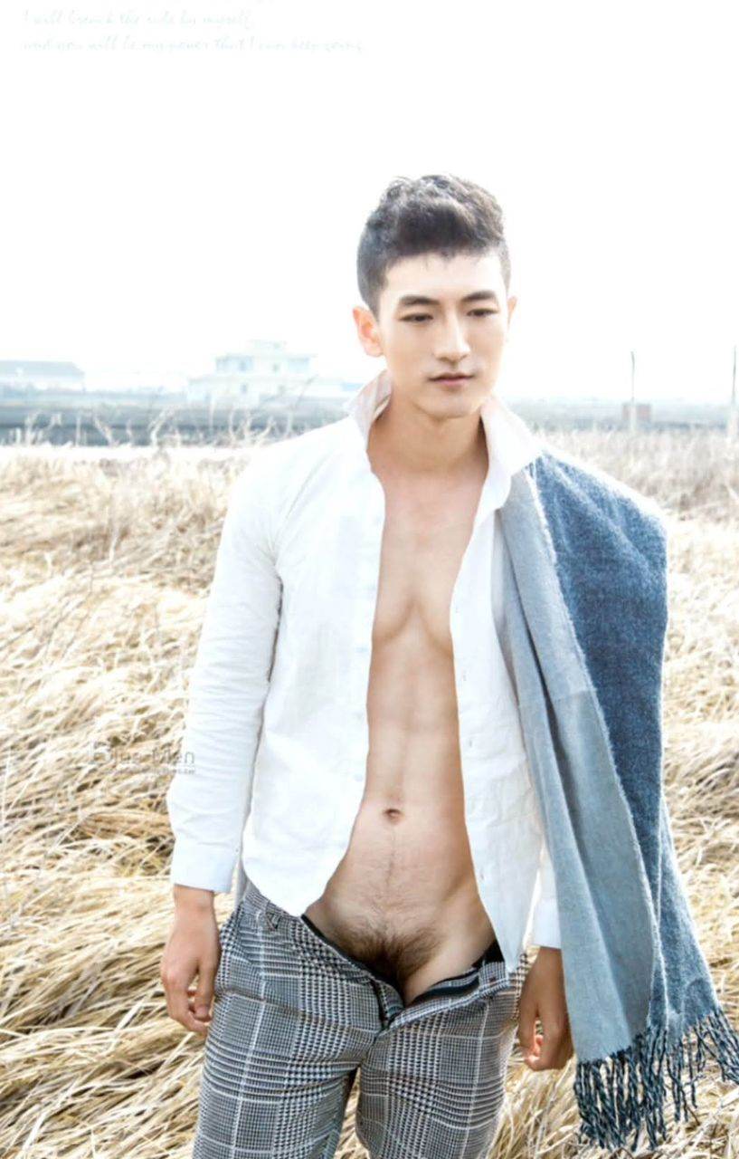 หนุ่มหล่อขึ้นปก 1038.2