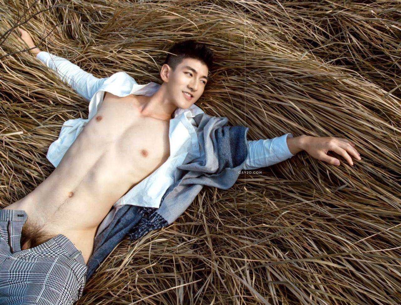 หนุ่มหล่อขึ้นปก 1038.2