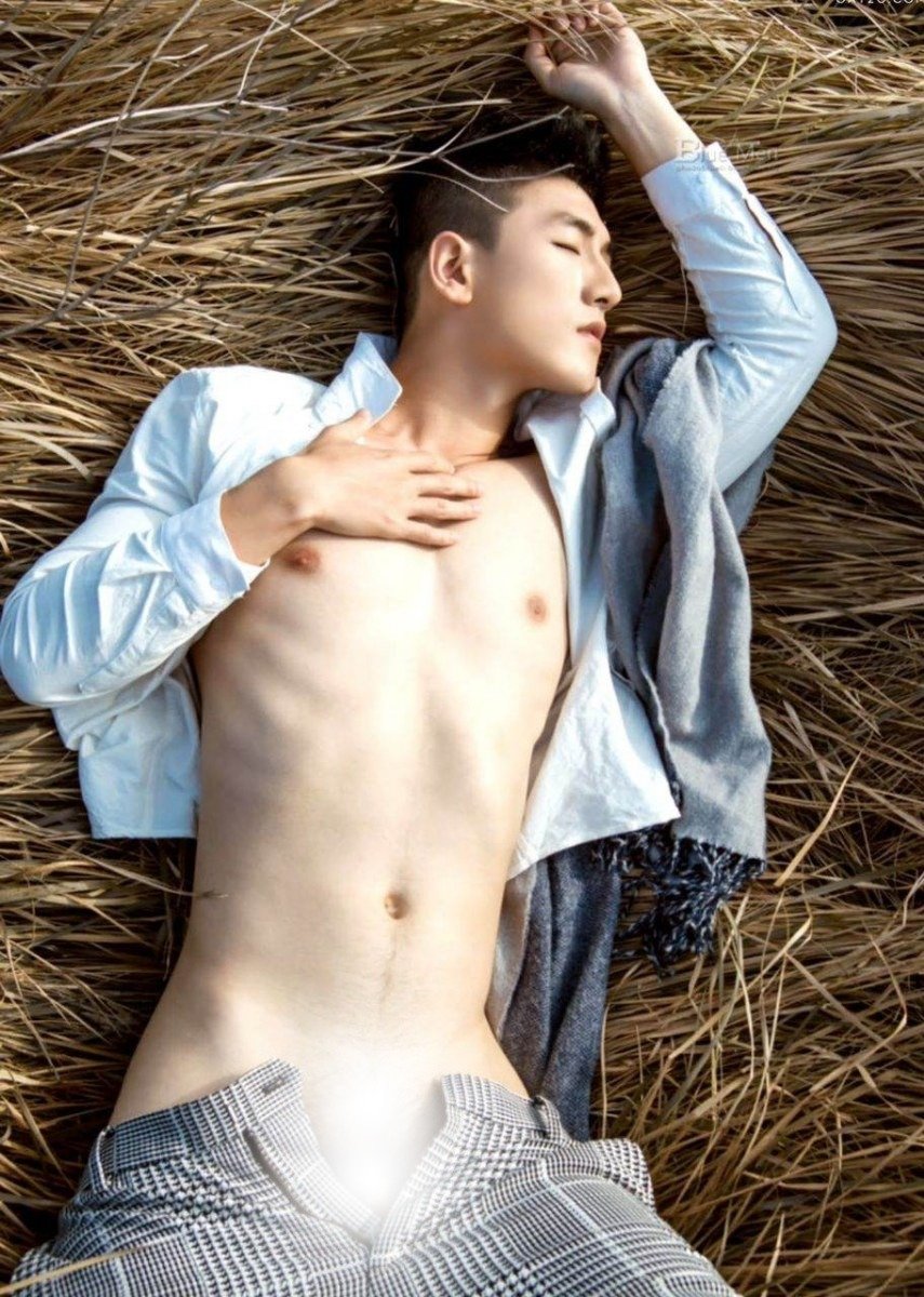 หนุ่มหล่อขึ้นปก 1038.2