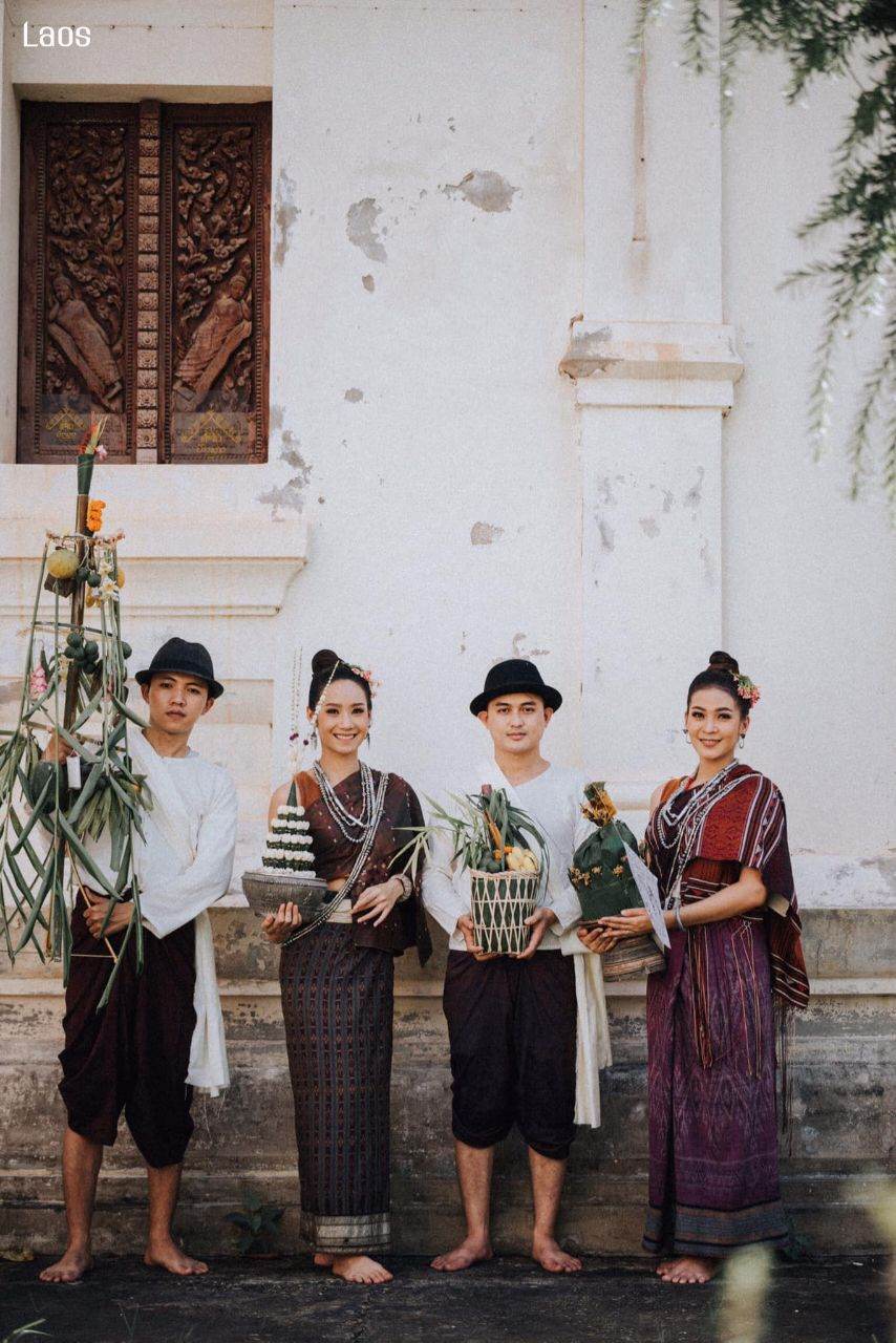 Laos 🇱🇦 | ປະເພີຮີດຄອງເດືອນສິບເພັງ ບຸນຫໍ່ເຂົ້າສລາກ(ສະຫຼາກ)
