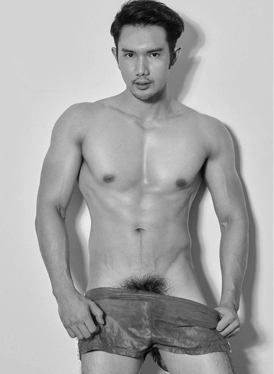 หนุ่มหล่อขึ้นปก 1037.5