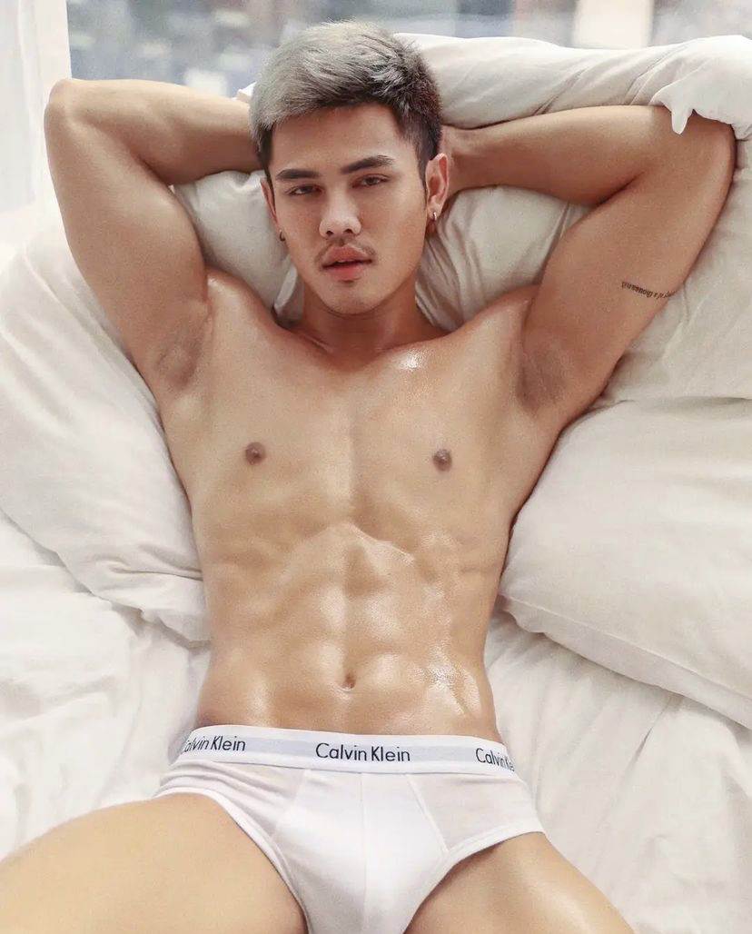 เปลื้องผ้าอาตี๋ (&acute;♡‿♡`) 1