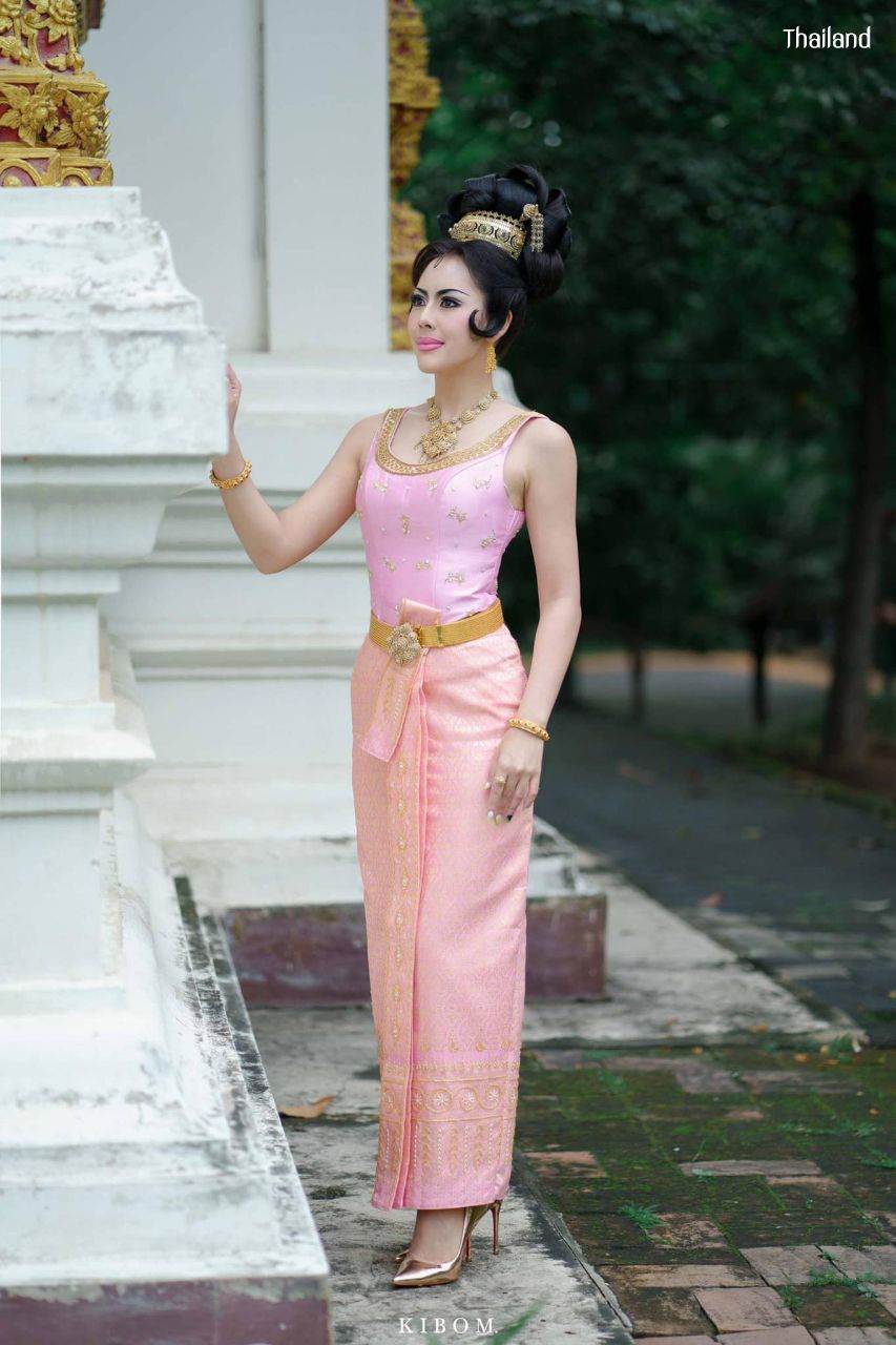THAILAND 🇹🇭 | Thai Dusit Dress: Thai National Costume and 70s Makeup & Hairstyle by Sakunjan.