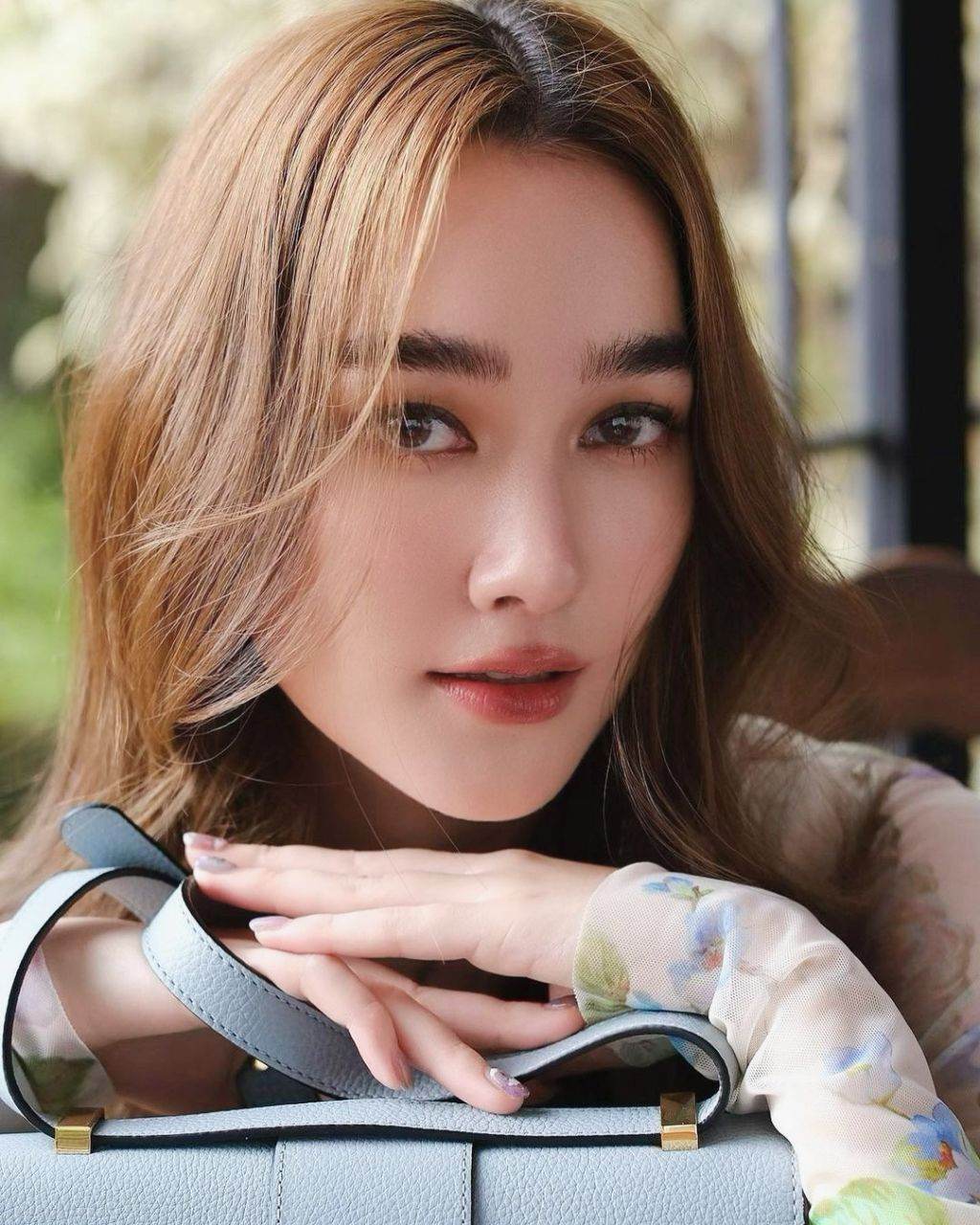 เดียร์น่า ฟลีโป เรื่อง ชาติเสือพันธุ์มังกร
