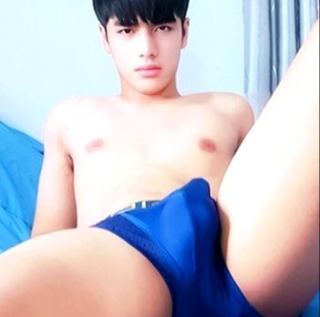 ทั้งใหญ่ทั้งยาวขาวเป็นลำ