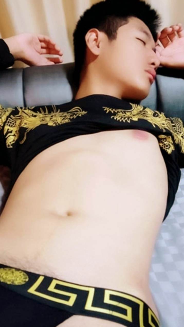 ทั้งใหญ่ทั้งยาวขาวเป็นลำ