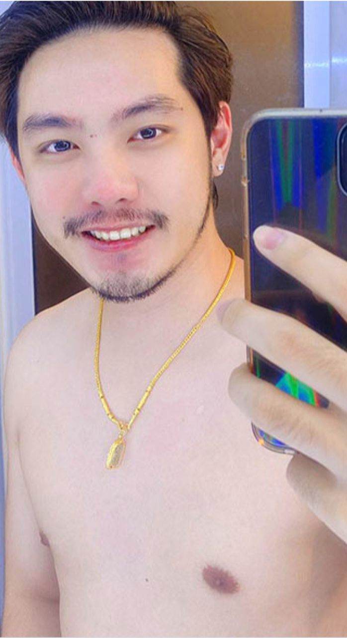 ทั้งใหญ่ทั้งยาวขาวเป็นลำ
