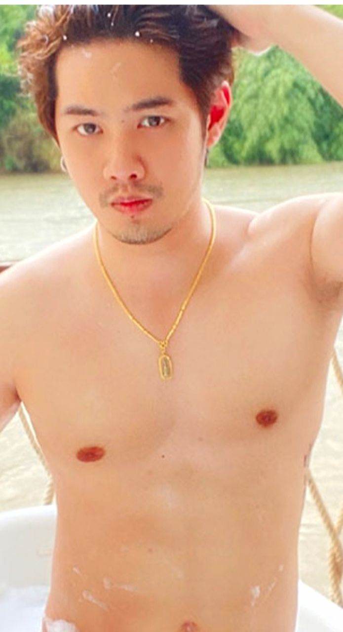 ทั้งใหญ่ทั้งยาวขาวเป็นลำ