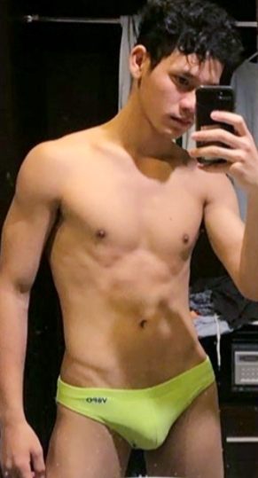 ทั้งใหญ่ทั้งยาวขาวเป็นลำ