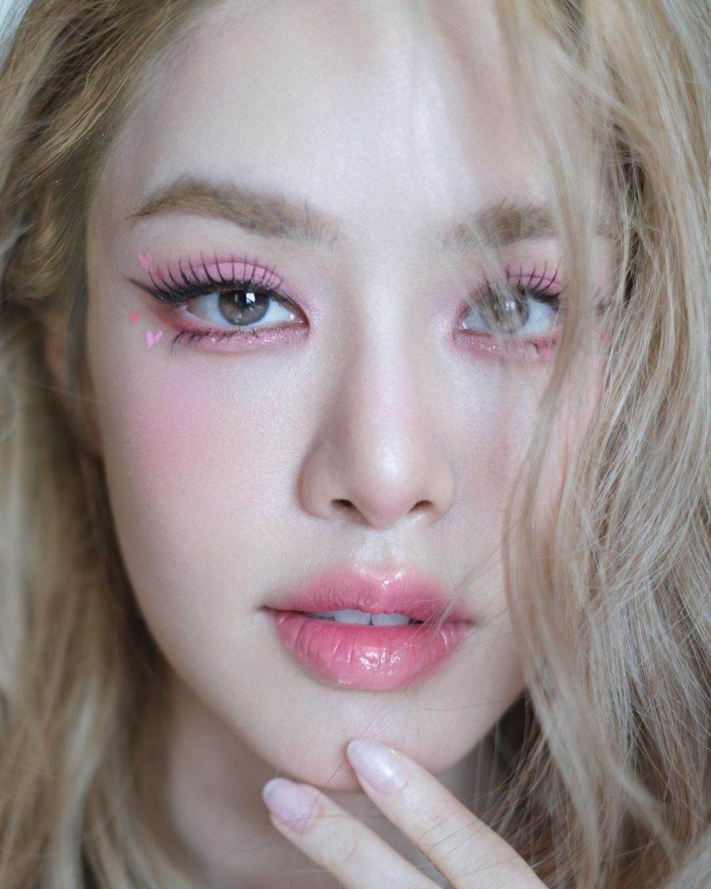 เกรซ กาญเกล้า เรื่อง หลังคาใบบัว