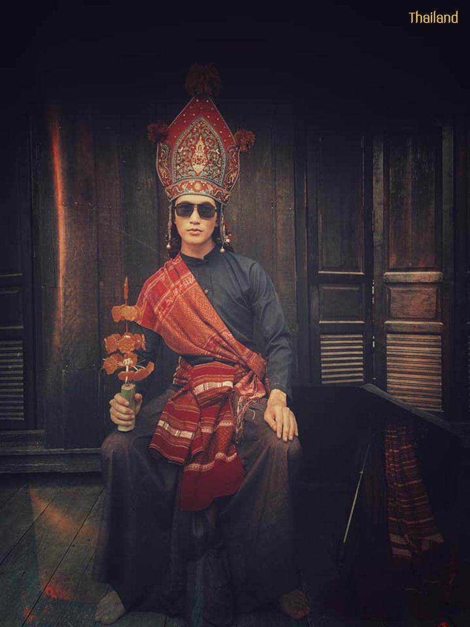 "หมวกกาบ" Muag Kab, Muag garb: I-san embroidery hat | THAILAND 🇹🇭