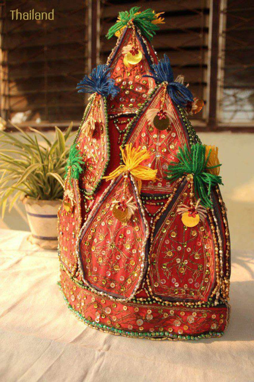 "หมวกกาบ" Muag Kab, Muag garb: I-san embroidery hat | THAILAND 🇹🇭