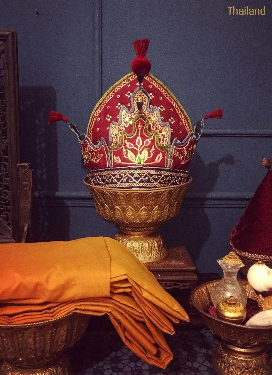 "หมวกกาบ" Muag Kab, Muag garb: I-san embroidery hat | THAILAND 🇹🇭