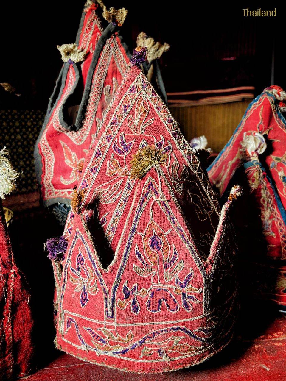 "หมวกกาบ" Muag Kab, Muag garb: I-san embroidery hat | THAILAND 🇹🇭