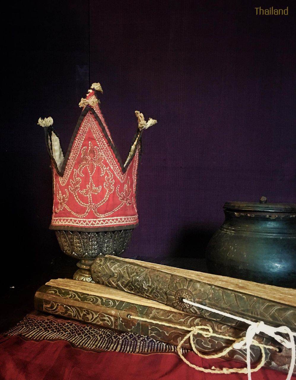 "หมวกกาบ" Muag Kab, Muag garb: I-san embroidery hat | THAILAND 🇹🇭