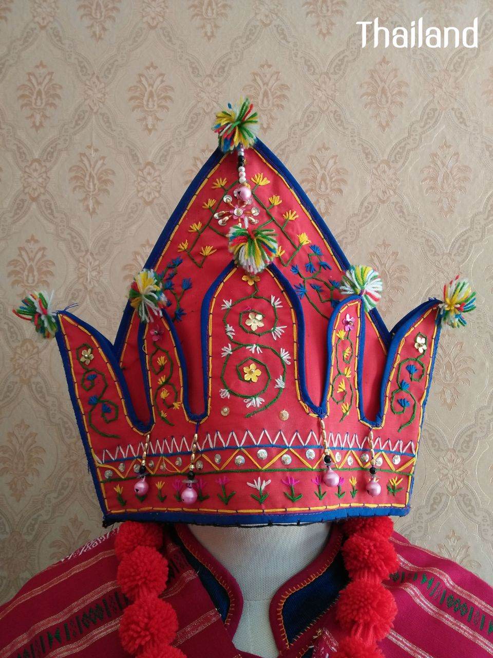 "หมวกกาบ" Muag Kab, Muag garb: I-san embroidery hat | THAILAND 🇹🇭