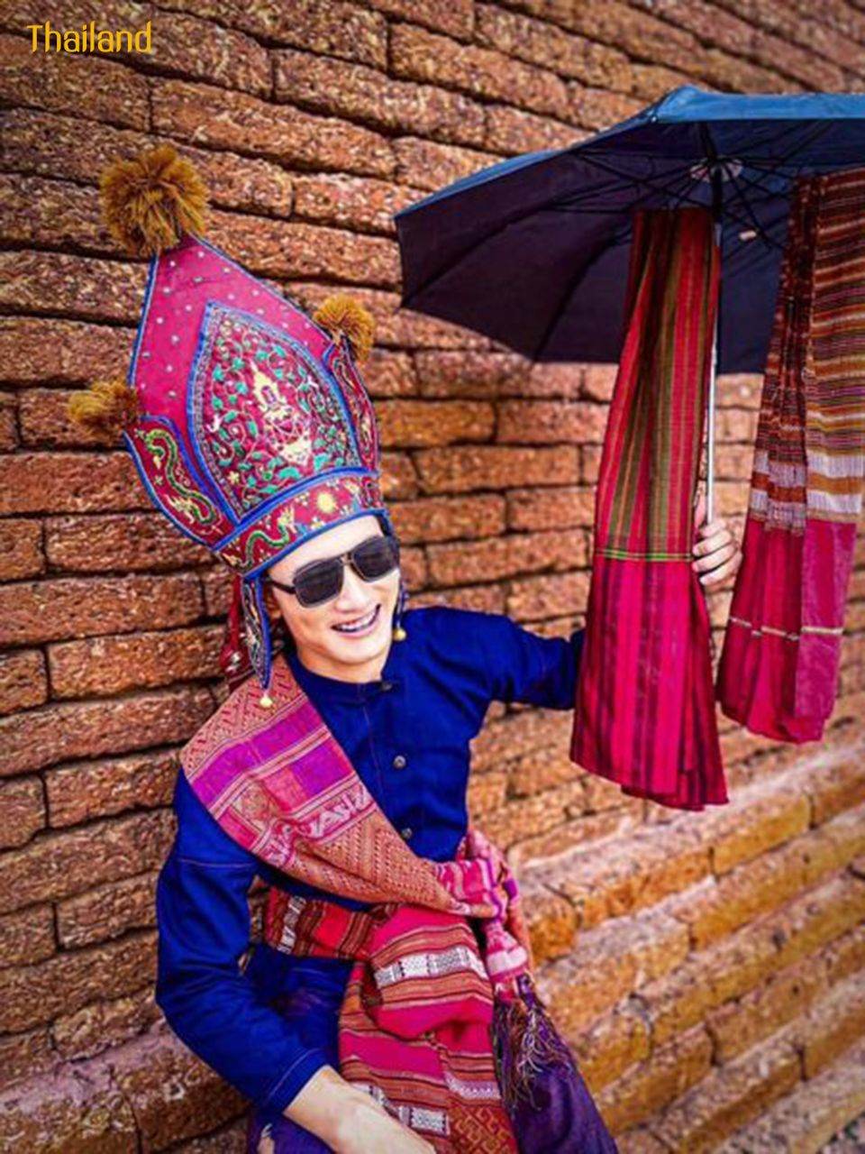 "หมวกกาบ" Muag Kab, Muag garb: I-san embroidery hat | THAILAND 🇹🇭