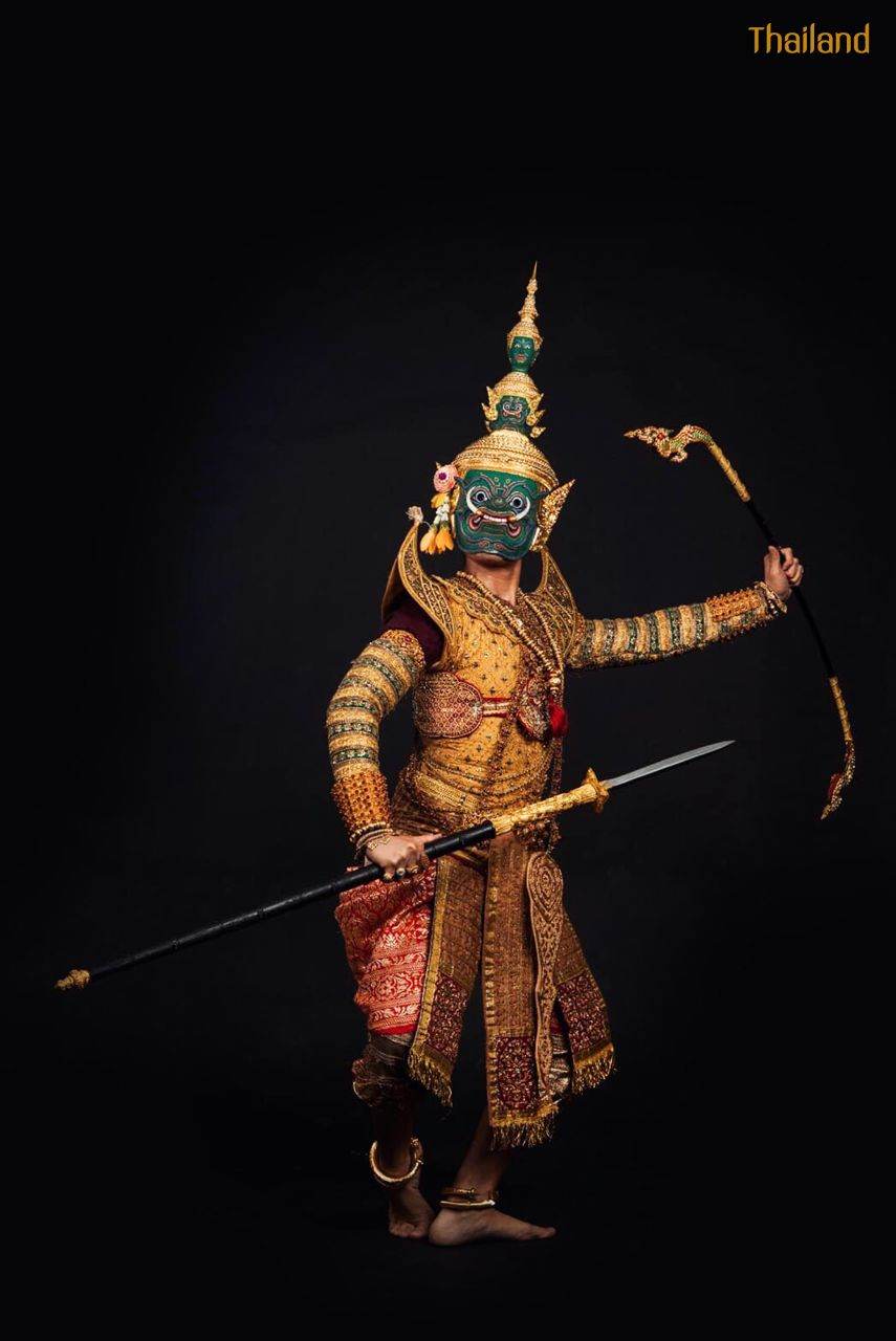 “รำลงสรงโทนท้าวกรุงพาณ” Khon masked dance drama in Thailand | THAILAND 🇹🇭