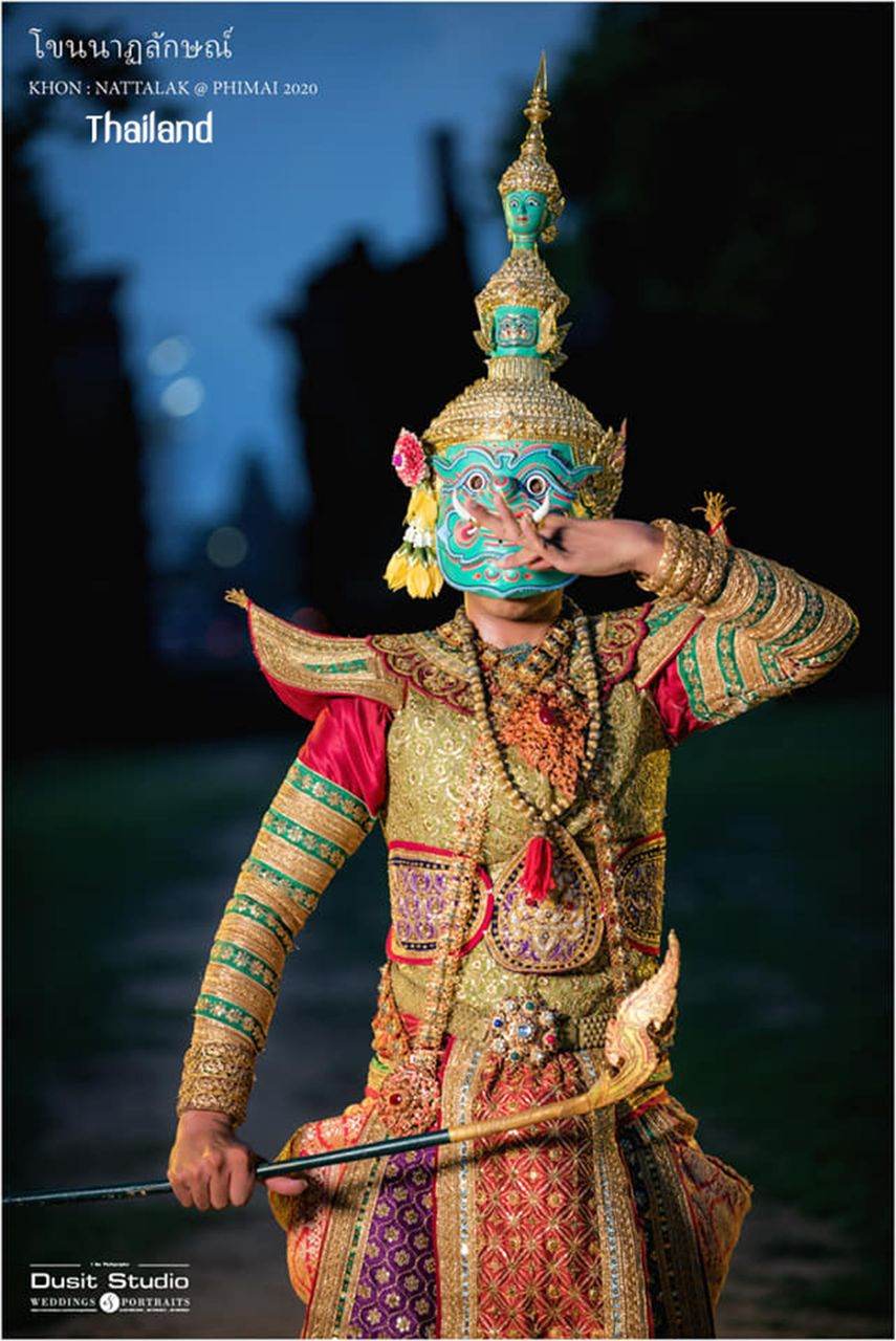 Hanuman (हनुमान्) VS Thossakan (दशकण्ठ) : Thai Khon Mask | THAILAND 🇹🇭