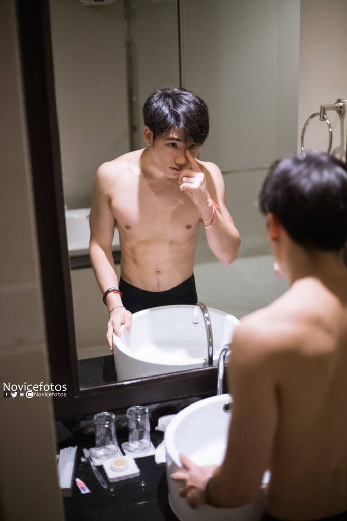 ตาลายผู้ชายเป้าฉ่ำ 4