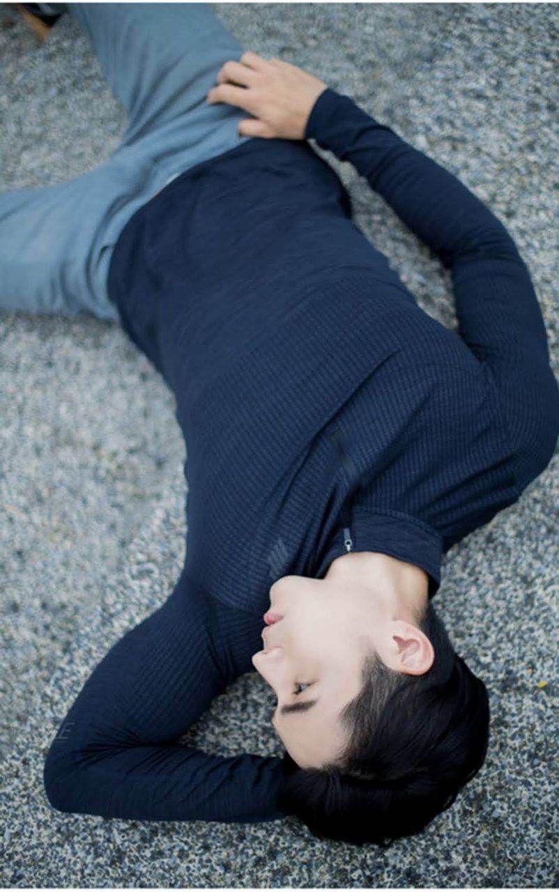 หนุ่มหล่อขึ้นปก 1042